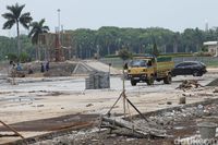Jangan Kaget Ya, Monas Lagi Gundul Dulu