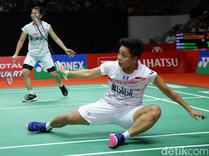 Greysia Polii/Apriyani Rahayu melaju ke final Daihatsu Indonesia Masters 2020. Mereka lolos usai menyingkirkan Kim So Yeong/Kong Hee Yong (Korea Selatan).