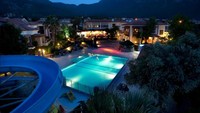 Namun dari pihak Ova Resort, belum menanggapi perihal tersebut. Tampaknya, mereka memang serius mengarap konsep wisata halal (The Sun)