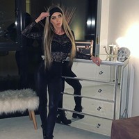 Azzra sendiri berulang kali menjadi berita utama di media lokal setelah tahun lalu polisi Australia menemukan kokain di rumahnya. Ia juga terlibat insiden menabrakkan kendaraannya ke mobil yang diparkir. Foto: Instagram