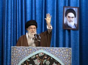Bertemu Putin, Pemimpin Tertinggi Iran Kuatkan Kerja Sama Rusia