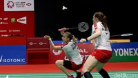 Sempat kehilangan gim pertama, Greysia/Apriyani akhirnya menang 18-21, 21-11, 23-21 setelah bertanding satu jam 20 menit.