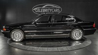 Mobil ini sudah direstorasi, seperti mobil yang ditumpangi Tupac Shakur sebelum peristiwa penembakan. Foto: Dok. Celebrity Cars