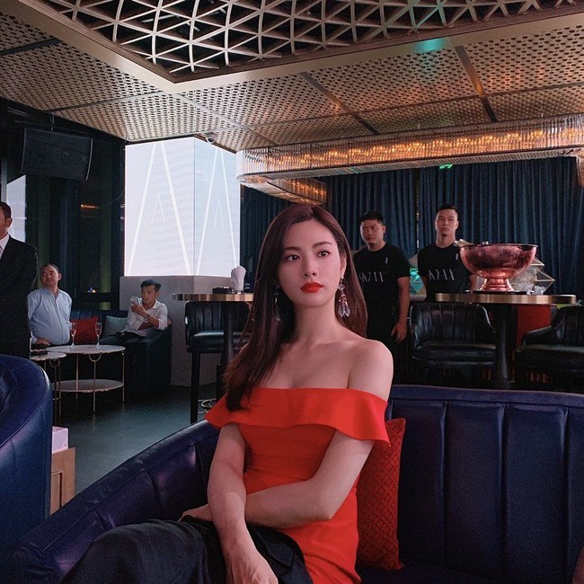 Selain sering dinominasikan TC Candler, ia juga pernah masuk daftar wanita tercantik dalam Independent Critics List of 100 Most Beautiful Faces pada tahun 2013 di peringkat kedua dan diperingkat pertama pada 2014 dan 2015. (Foto: Instagram/@jin_a_nana)