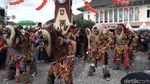 Potret Biksu Tong di Grebeg Sudiro Solo