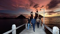 Menurut Presiden Jokowi, ada 5 zona yang harus ditata di Labuan Bajo. Kelimanya adalah Bukit Pramuka, Kampung Air, pelabuhan peti kemas dan dermaga penumpang, Kawasan Marina, serta di zona Kampung Ujung (Muchlis Jr/Biro Pers Sekretariat Presiden)