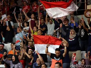 Sorak Sorai Suporter Indonesia Masters Panaskan Istora Senayan