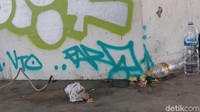 Meski tersedia tempat sampah di berbagai sudut, ada saja yang membuang sampah sembarangan. (Foto: Nurul Khotimah/detikHealth)