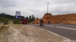 Melihat Pembangunan Jalur Penyelamat di Tanjakan Emen Subang