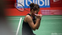 Masuk gim ketiga, kedua pemain berusaha untuk memenangkan pertandingan. Ratchanok pun berhasil menutup pertandingan dengan kemenangan 21-18.