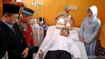 Momen Pernikahan Sepasang Kekasih di Rumah Sakit Ini Bikin Haru