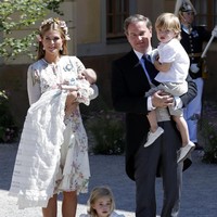 Kebijakan yang kabarnya telah dipertimbangkan sejak lama tersebut diambil agar anak-anak dari Pangeran Carl Philip dan Putri Madeleine ini dapat menjalani hidup yang normal. Itu berarti, mereka tak perlu menjalankan tugas kemonarkian dan tak boleh menerima pemasukan dari pajak rakyat. (Foto: Michael Campanella/Getty Images)