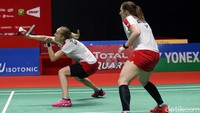 Meski sempat mengejar dan menyamakan skor jadi 17-17, Greysia/Apriyani harus kehilangan gim pertama.