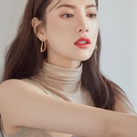 Nana yang juga dikenal sebagai Nana After School memang konsisten dinominasikan netizen sebagai artis tercantik. Meski sebelumnya belum pernah menempati posisi satu namun tahun ini ia menyabet gelar 30 Most Beautiful Faces of the Decade. (Foto: Instagram/@jin_a_nana)