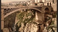 Pada akhir abad ini orang-orang Eropa Mulai memotret seluruh Afrika Utara, mengambil gambar dari berbagai kota kolonial. Sebuah jembatan di Constantine, Aljazair (Foto: Dok. Library of Congress)