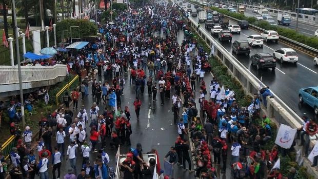30 Ribu Buruh Tolak Omnibus Law, Bagaimana Faktanya?