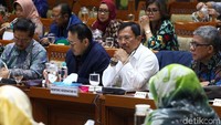 Rapat tersebut digelar untuk membahas kenaikan iuran BPJS Kesehatan, terutama iuran bagi peserta BPJS Kesehatan kelas III.