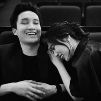 Romansa cinta Isyana dan Rayhan sudah terjalin sejak 12 tahun lalu saat keduanya duduk di bangku sekolah menengah pertama. Pada akhir 2018 saat Isyana mengadakan konser menyanyi klasik di Singapura, Rayhan datang untuk menyaksikan konser tersebut dan di malam sebelum pertunjukkan ia melamar Isyana. Foto: Instagram @thebridestory