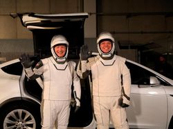 Detik-detik Roket Falcon 9 Milik SpaceX Meledak di Udara