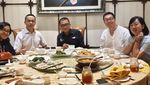 Doyan Makan Durian hingga Bubur, Momen Seru Helmy Yahya Saat Wisata Kuliner