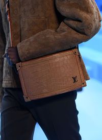 Tren Tas Pria Louis Vuitton yang Kekinian dari Koleksi Fall 2020
