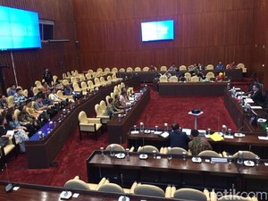 Rapat dengan DPR, Importir Bawang Putih Ngeluh Kebijakan Wajib Tanam