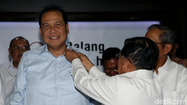 Momen Chairul Tanjung Dilantik Jadi Dewan Kehormatan PMI