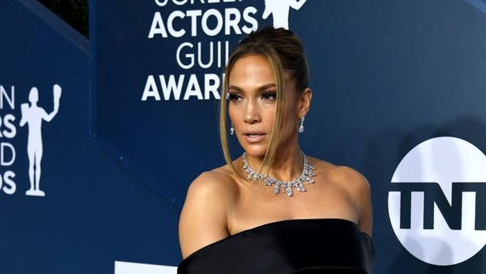 LOS ANGELES, CALIFORNIA - JANUARY 19: Jennifer Lopez attends the 26th Annual Screen ActorsÂ Guild Awards at The Shrine Auditorium on January 19, 2020 in Los Angeles, California. (Photo by Jon Kopaloff/Getty Images)