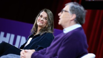 Mereka dikaruniai tiga orang anak yang sekarang tumbuh dewasa, Jennifer, Rory dan Phoebe. Melinda aktif di yayasan Bill & Melinda Gates Foundation, membantu penuh suaminya coba mengatasi permasalahan kemanusiaan dan penyakit di berbagai belahan dunia. Foto: John Lamparski/Getty Images