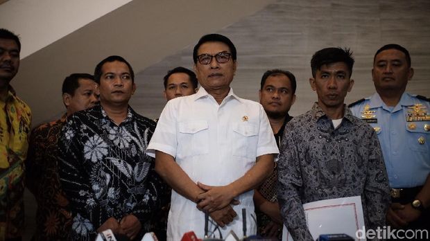 Bertemu Perakit Pesawat Asal Pinrang, Moeldoko Bicara Manajemen Talenta