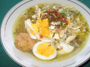 Gurih Segar! 10 Soto Ayam Rp 15 Ribuan Ada di Sini