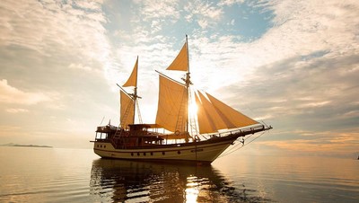 Ini Kapal Phinisi Mewah yang Dinaiki Jokowi di Labuan Bajo