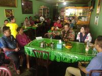 Ribut Ibu-ibu 2 Ekor Ayam Dihargai Rp 800 Ribu