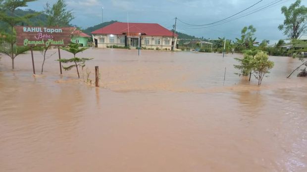 Banjir Terjang 2 Nagari di Sumbar, Ini Penampakannya