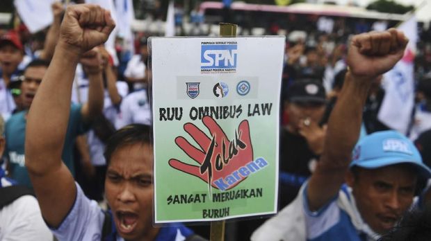 YLBHI Nilai Omnibus Law Akan Memperparah Ketimpangan Hukum