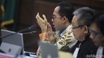 Jalani Sidang Kasus TPPU, Begini Ekspresi Wawan