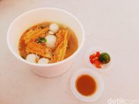 Rayakan Imlek dengan Makan Bakmi hingga Nonton Wayang Potehi di Sini!