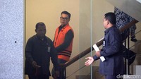 Risyanto ditetapkan KPK sebagai tersangka bersama Mujib Mustofa. Mujib disebut sebagai Direktur PT Navy Arsa Sejahtera (NAS) yang mendapatkan kuota impor ikan dari Perum Perindo.