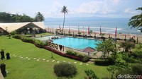 Hotel yang langsung menghadap laut, punya pemandangan cantik. (Syahdan Alamsyah/detikcom)