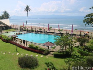 Menikmati Senja di Bangunan Hotel Peninggalan Bung Karno