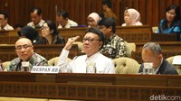 Pemerintah membuka lowongan CPNS periode 2019-2020 di 521 instansi dengan 150.315 formasi, yang mana 65 instansi di pusat dengan 36.935 formasi dan 456 instansi daerah dengan 113.380 formasi.
