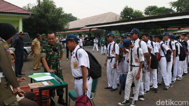 Pelajar Bandel di Karawang Akan Digembleng Militer di Markas TNI
