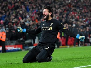 Selebrasi Gila Sprint 100 Meter, Alisson Becker Bakar Berapa Kalori?