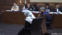 Saksi yang dihadirkan jaksa yakni mantan Kepala Dinas Kesehatan Kota Tangsel Dadang Prijatna dan Mantan Ketua Panitia Pengadaan Alat Kesehatan (Alkes) Yuni Astuti dikenal Neng Ulfa.