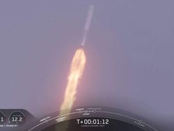 Detik-detik Roket Falcon 9 Milik SpaceX Meledak di Udara