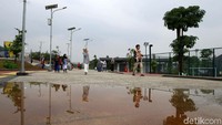 Alun-alun ini berada di atas lahan 3,9 hektar.