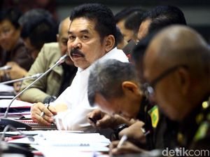 Anggota DPR Tanya Tuntutan 1 Tahun Penyerang Novel, Ini Jawaban Jaksa Agung