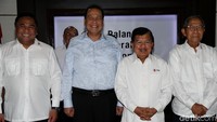 CT bersama JK terlihat sangat semringah.