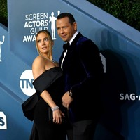 Jennifer Lopez mengungkap pernah berhubungan seks di teras, tepatnya di balkon luar. Foto: Getty Images