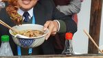Doyan Makan Durian hingga Bubur, Momen Seru Helmy Yahya Saat Wisata Kuliner